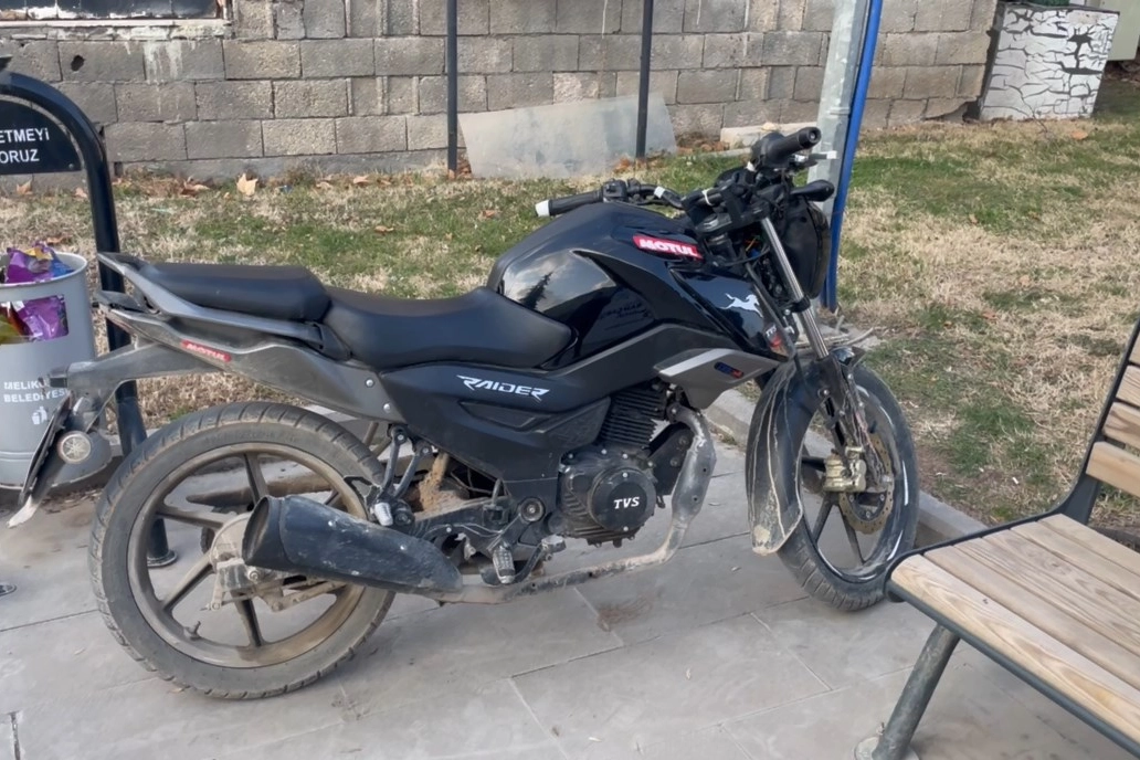 Adıyaman polisi çalınan motosiklet sahibine teslim etti 