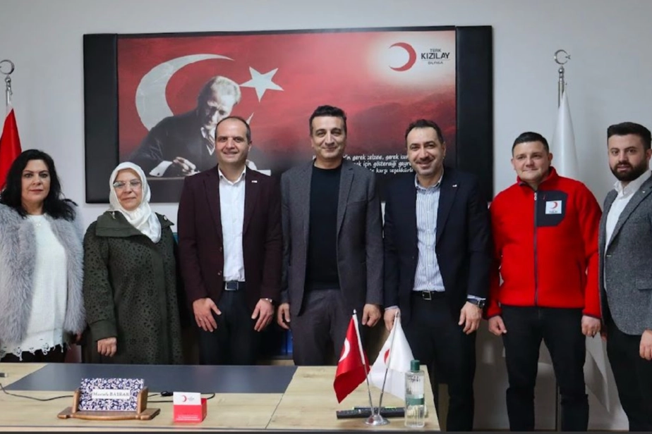 Bursa Mudanya'da Türk Kızılay 'Bayrak'la devam 