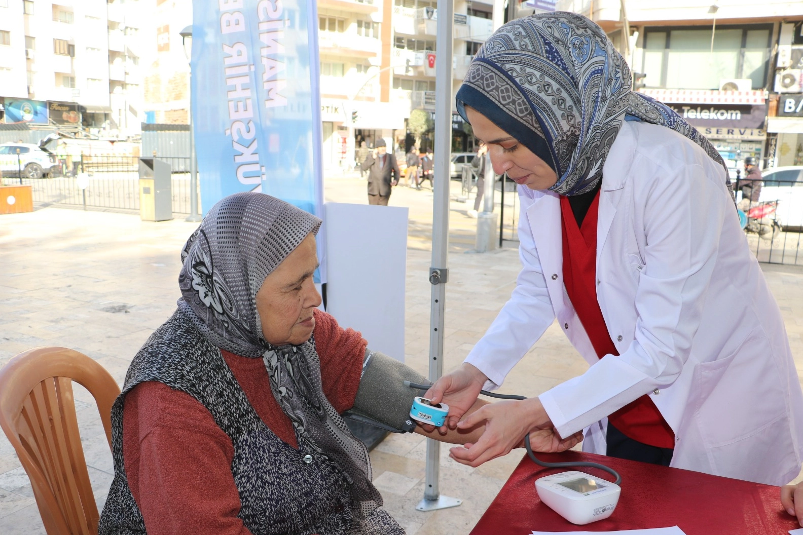 Manisa'da solunum testiyle sigara bırakmaya teşvik 