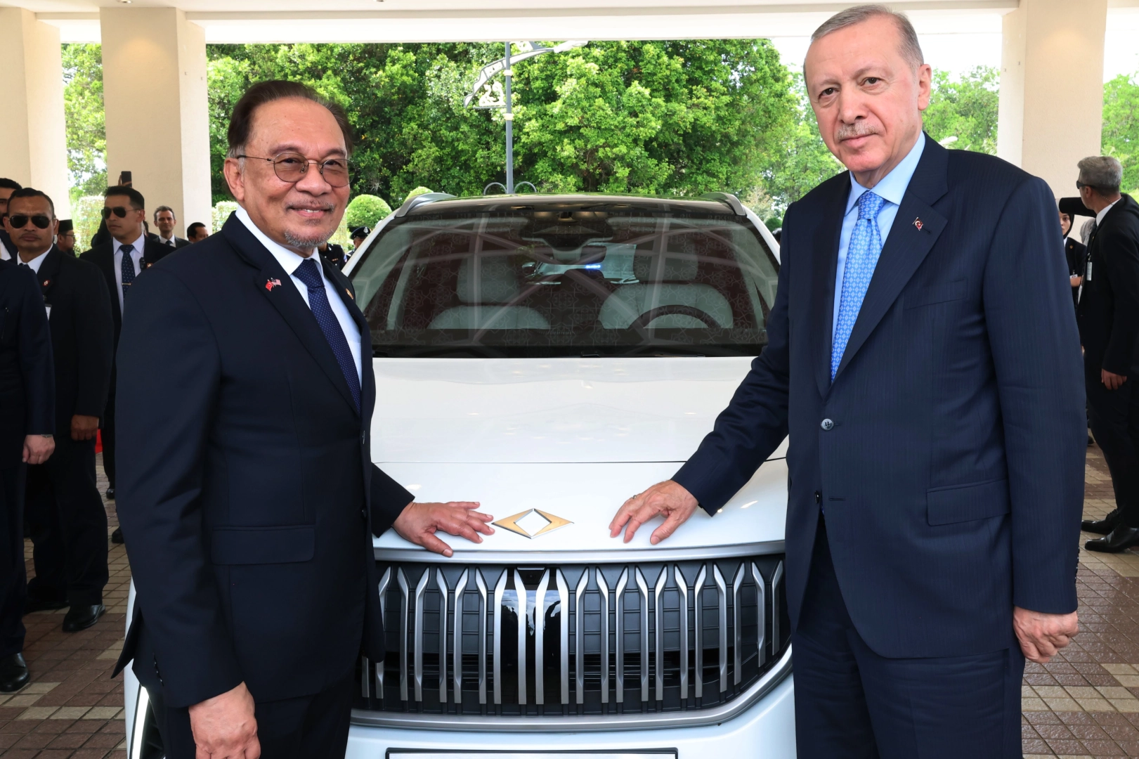 Türkiye'den Malezya'ya Togg hediyesi 