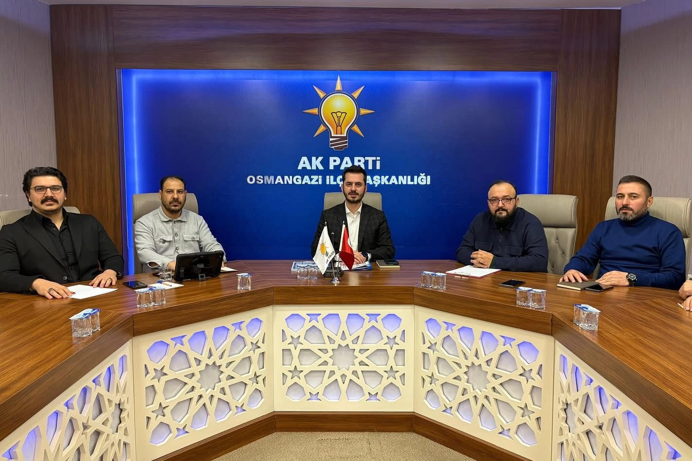 Bursa Osmangazi'de AK Parti mahalle başkanlarıyla buluştu 