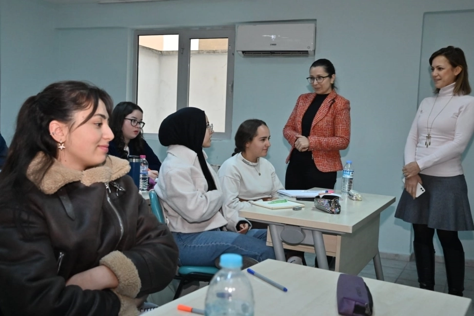 Manisa'da öğrenciler yeni binalarına kavuştu 
