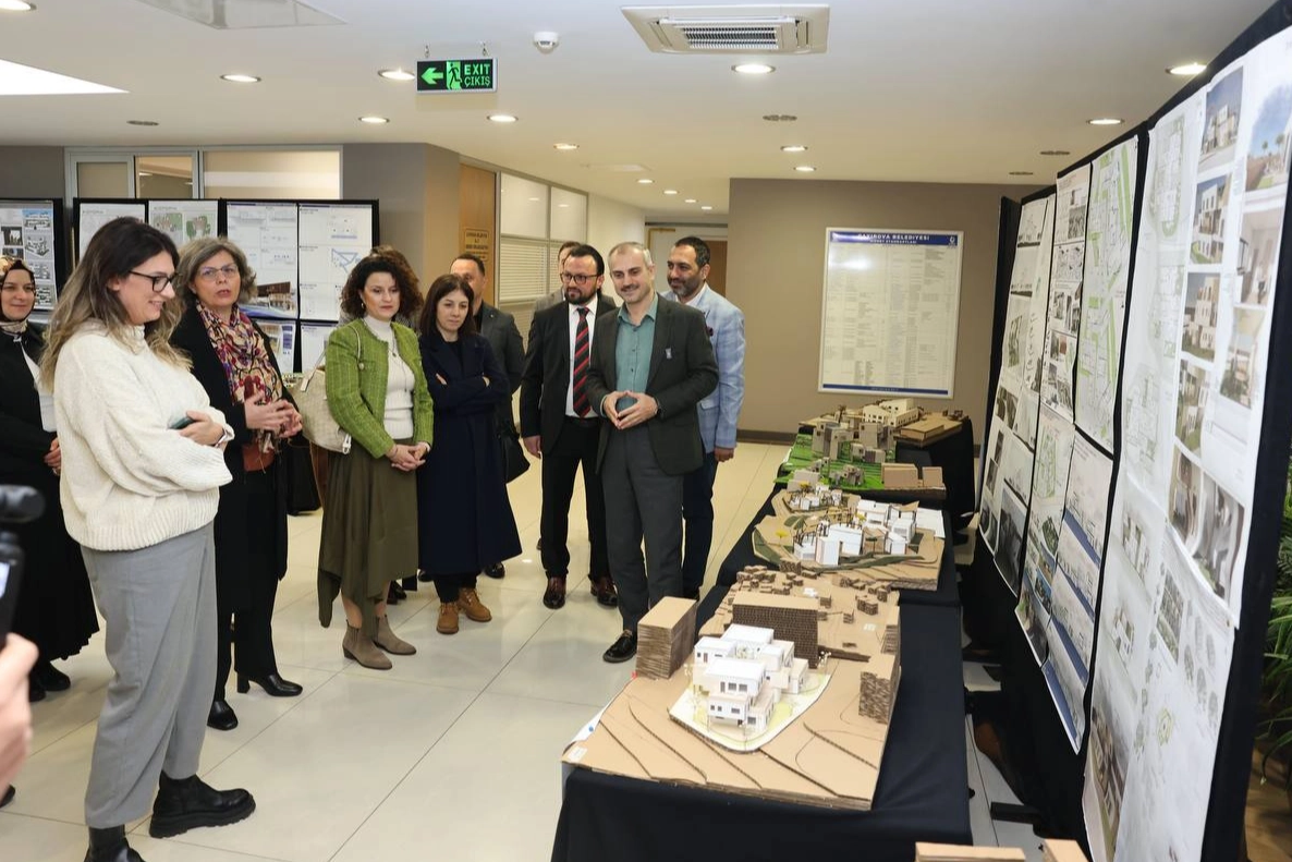 Geleceğin mimarlarının fikirleri Çayırova'da sergileniyor 