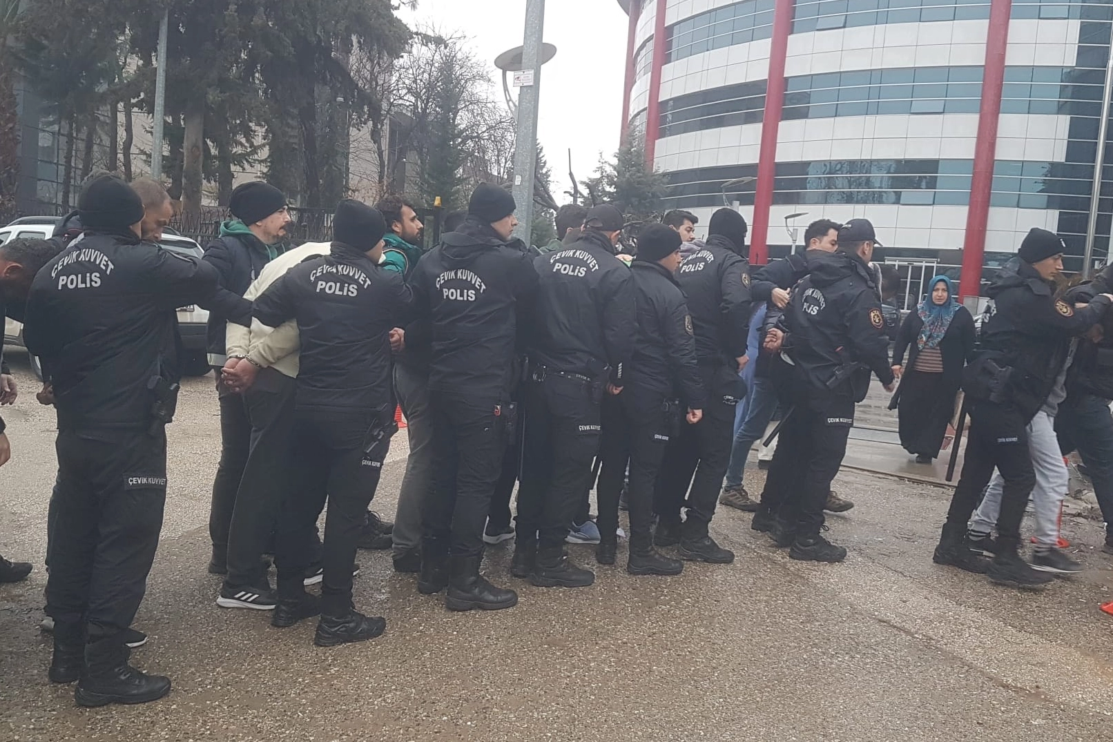 Adıyaman’da uyuşturucu operasyonu: 7 gözaltı! 