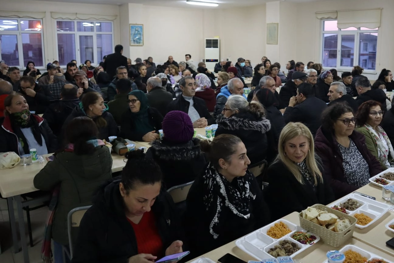 Başkan Hürriyet Hızır Orucu'nda vatandaşlarla buluştu 