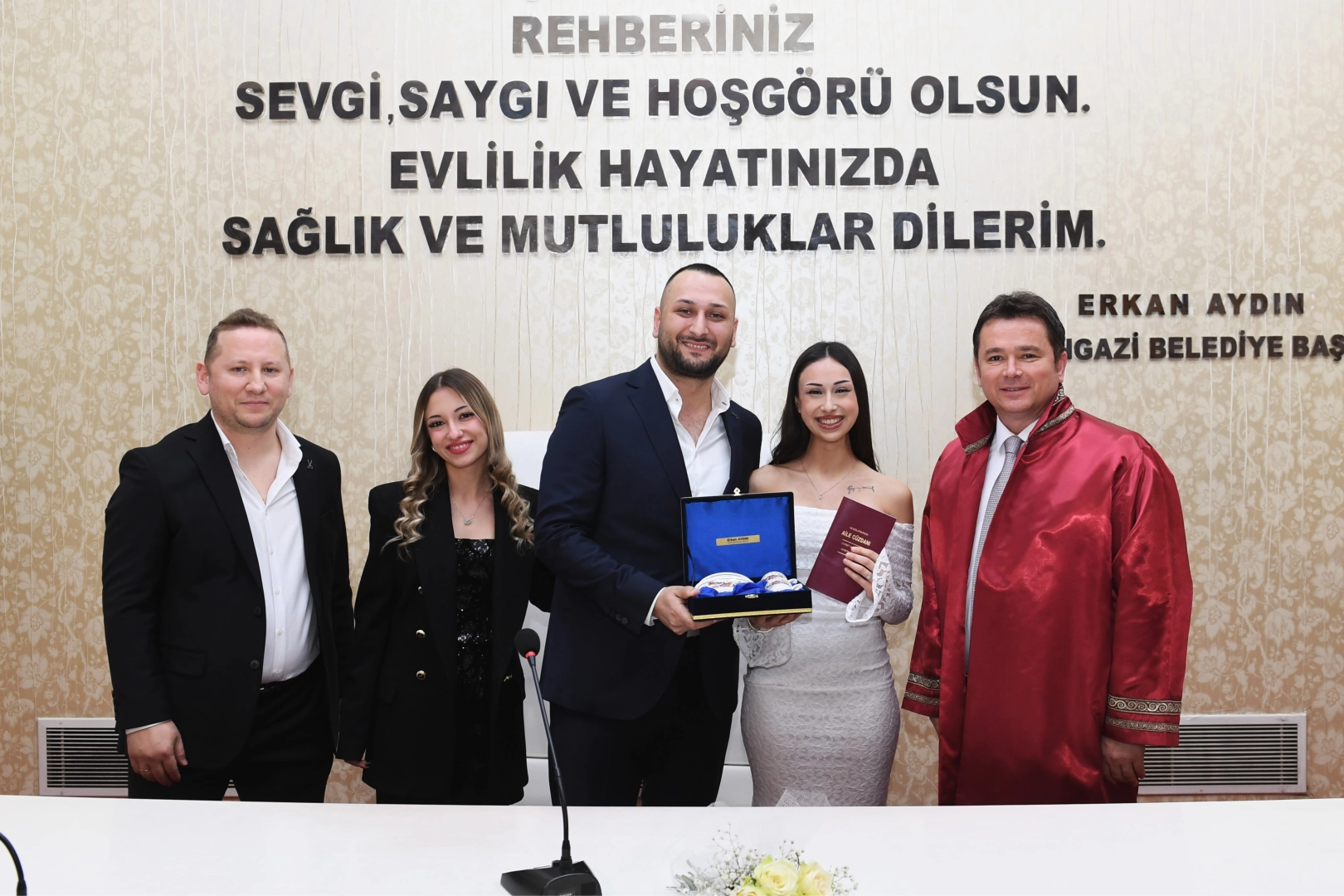 Bursa Osmangazi'de Başkan Aydın'dan 14 Şubat'a özel çifte sürpriz 