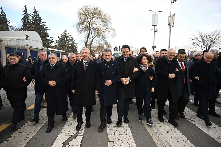 Mansur Yavaş'tan madencilere destek 