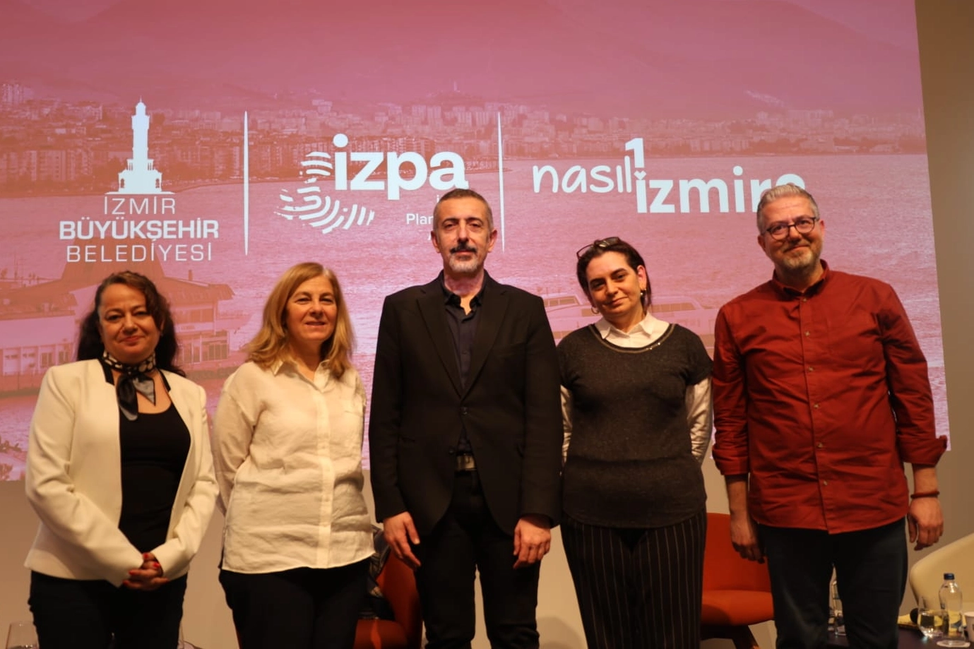 'Nasıl bir İzmir' serisinde son panel 