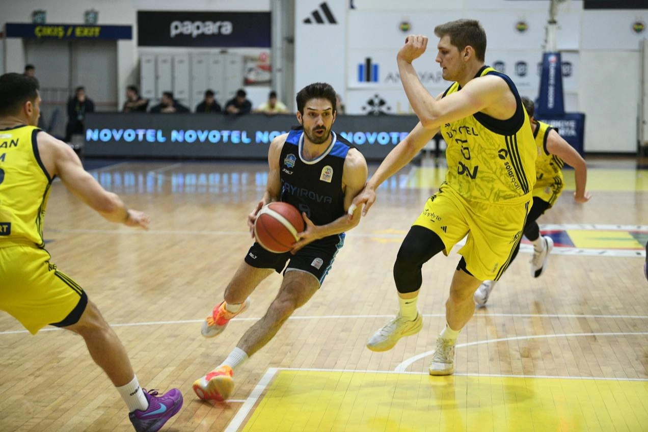 Çayırova, Fenerbahçe Koleji’ni yendi 