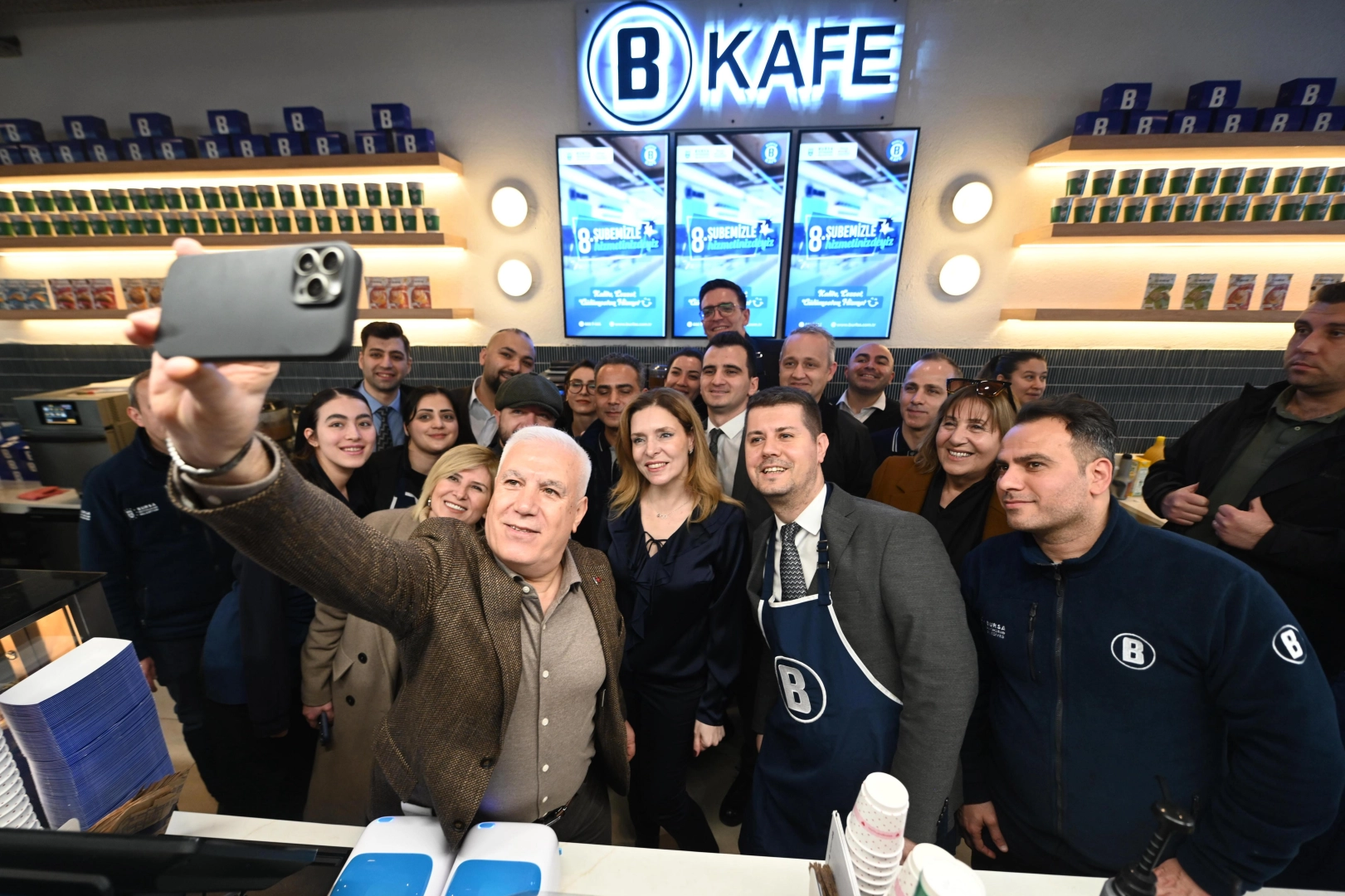 B Kafe 8'inci şubeyi Ataevler'de açtı 