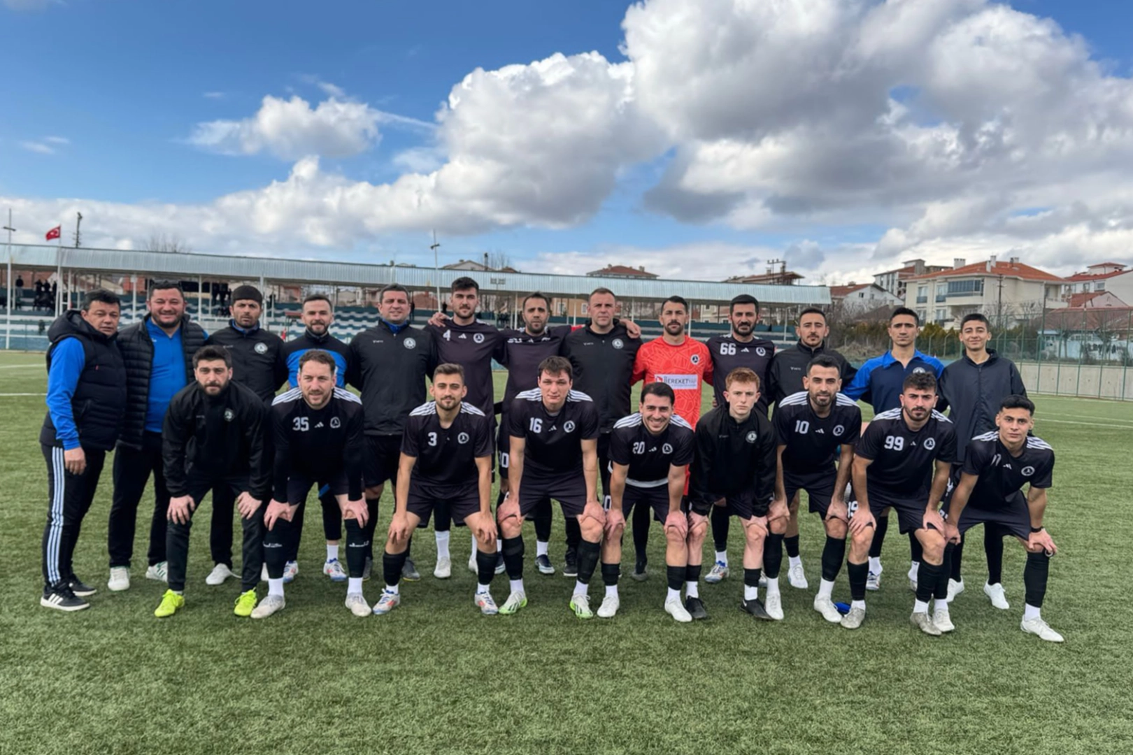 Pazaryerispor bu hafta da liderliğini korudu 