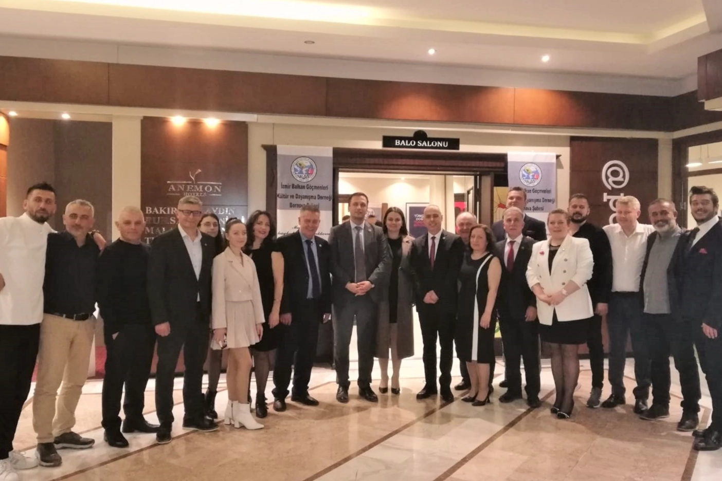 İzmir'de BAL-GÖÇ gala gecesi büyük ilgi gördü 