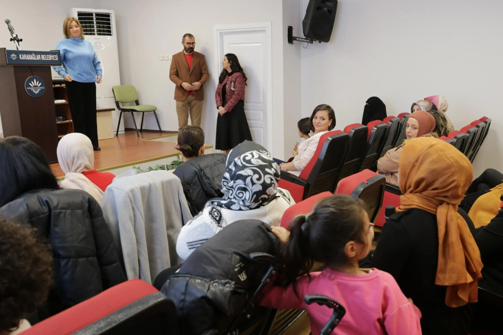 İzmir Karabağlar’da annelere farkındalık eğitimi 