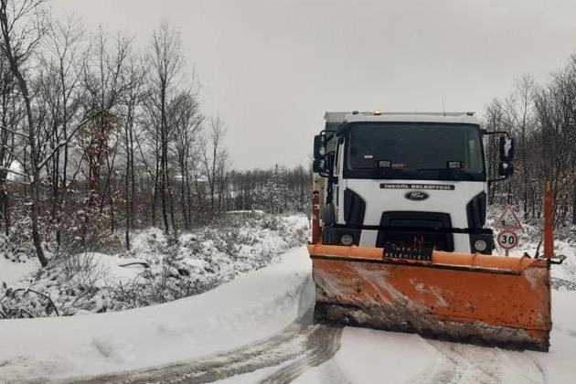 Bursa İnegöl'de 24 Saatte 925 km kar temizleme çalışması yapıldı 
