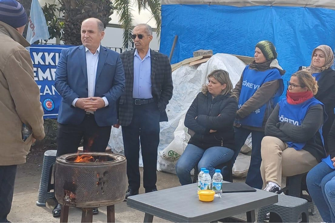 İzmir'de A Parti'den grevdeki işçilere destek 