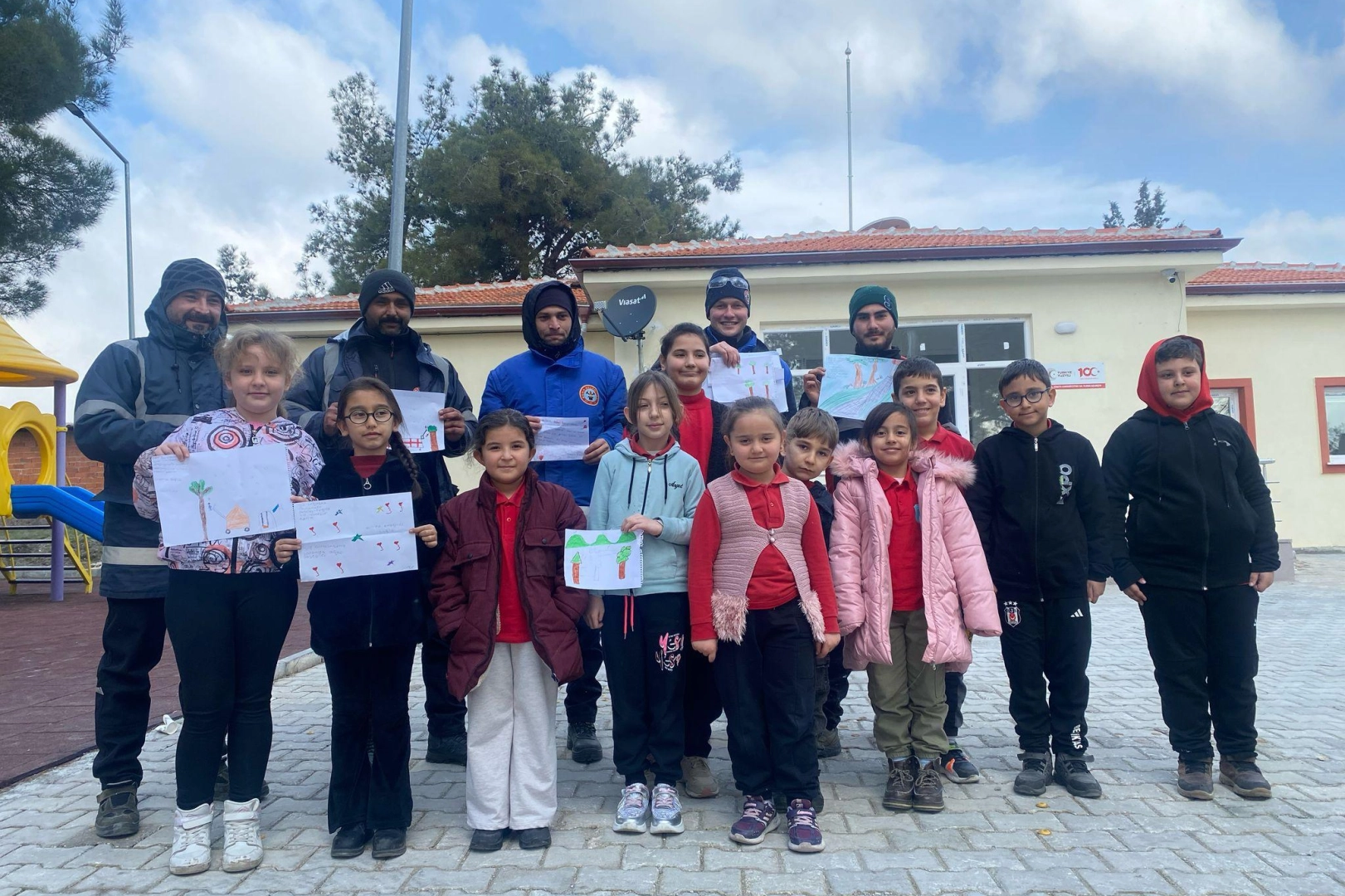 Manisa Soma'da öğrencilerden belediyeye resimli teşekkür 