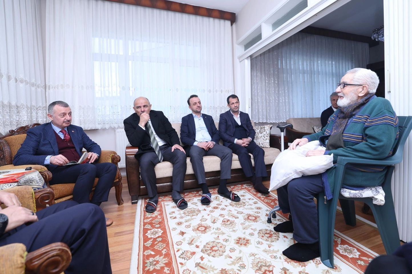 Kocaeli'de Başkan Büyükakın’dan milli güreşçiye vefa ziyareti 