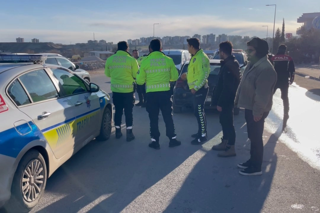 Adıyaman'da ihtara uymayanı Yunus Timleri durdurdu 