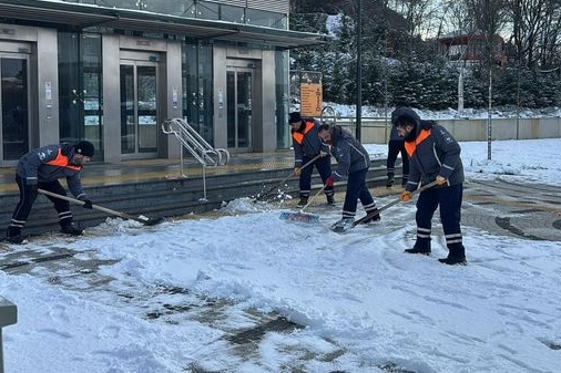 İstanbul'da karla mücadele devam ediyor 