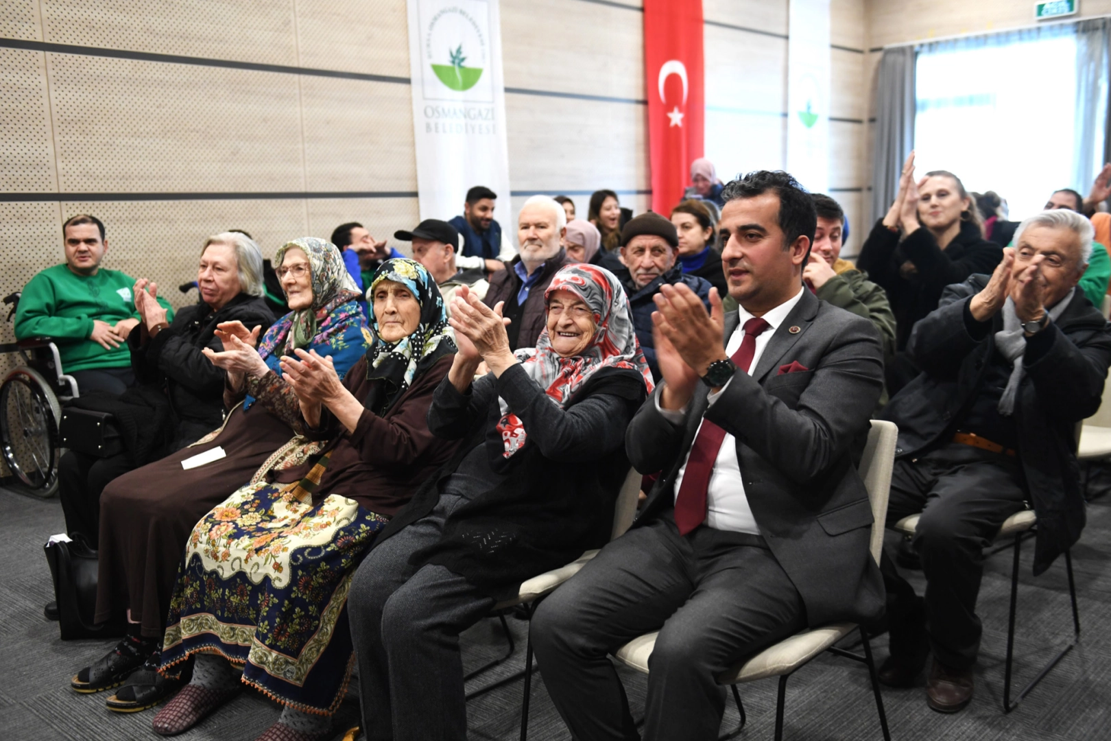 Bursa Osmangazi'de BAREM sakinlerine moral konseri 