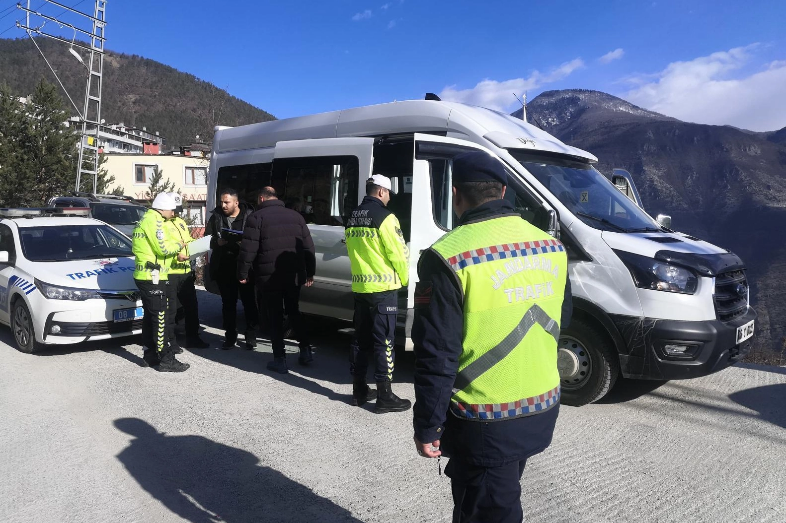 Artvin’de trafik denetimlerine devam 