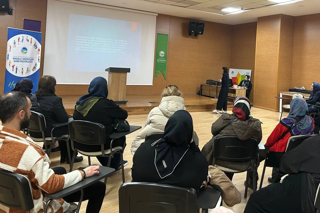 Sakarya SGM’de özel bireylerde ergenlik süreci anlatıldı 
