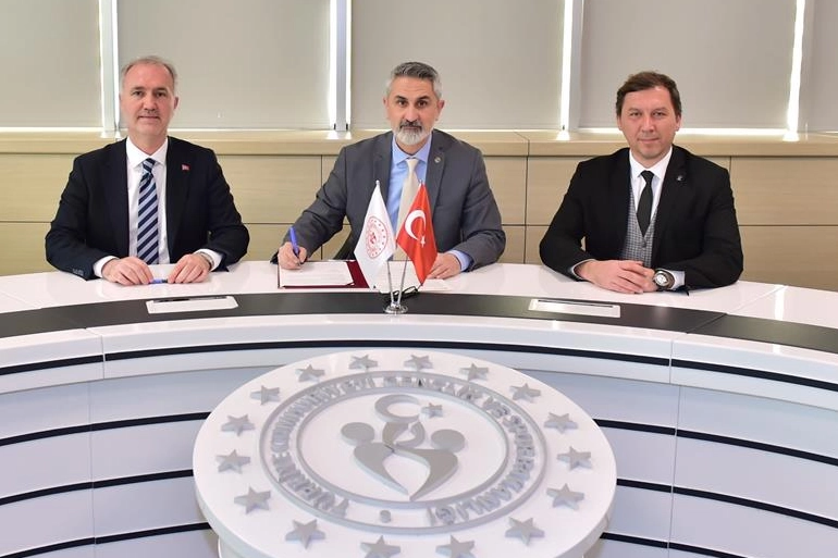 Bursa İnegöl’de yeni havuz için imzalar atıldı 