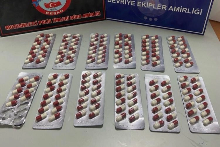 Keşan'da poşetten 163 adet sentetik ecza çıktı! 