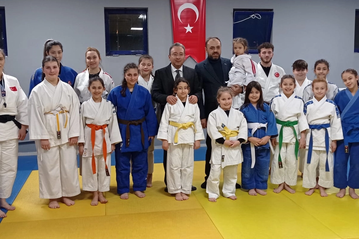Sakarya'da Enes Zengin bu kez judo takımıyla birlikteydi! 