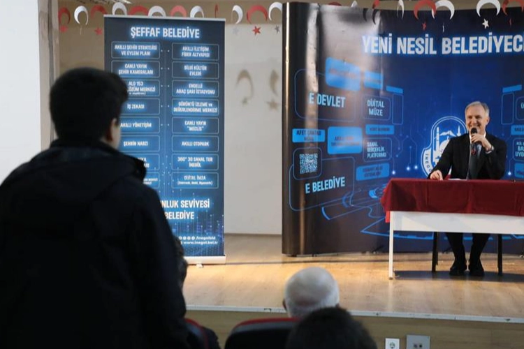 Bursa İnegöl'de Başkan Taban öğrencilerle buluştu 