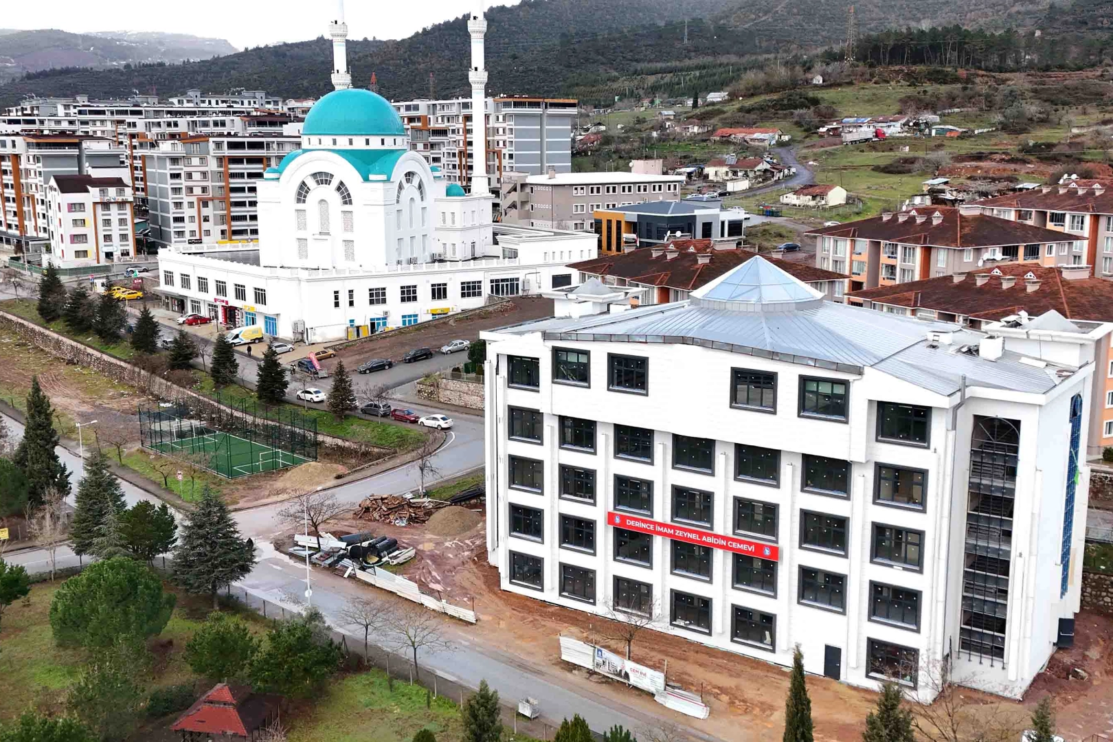 Kocaeli Büyükşehir’in yaptırdığı cemevi açılış için gün sayıyor 