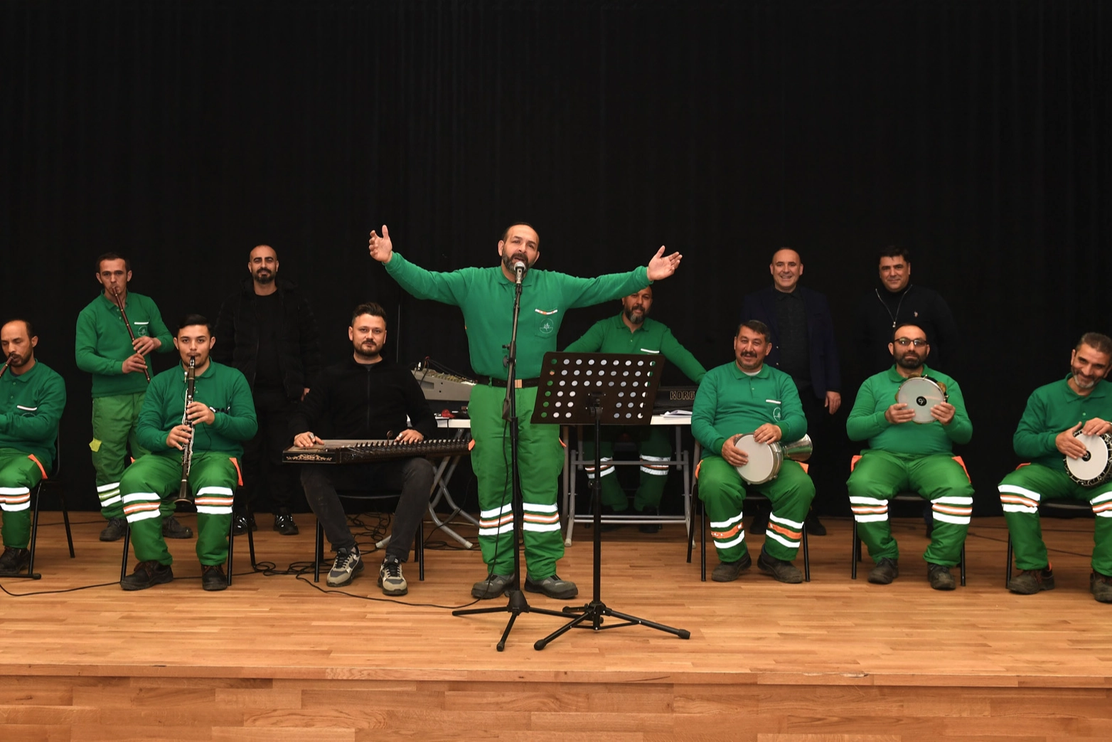 Bursa'da temizlik işçileri kurdukları orkestra ile konser verecek 