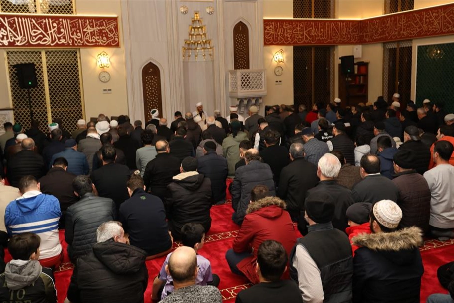Bursa İnegöl'de Hafız Fatih Kaya gönülleri mest etti 