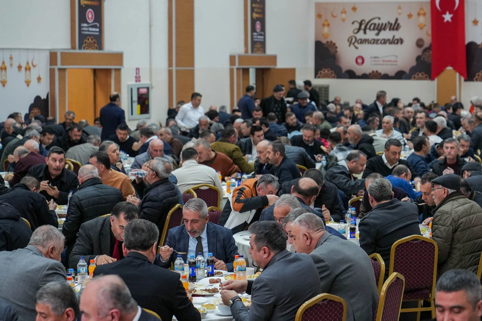 Taksi ve dolmuş esnafını buluşturan iftar! 