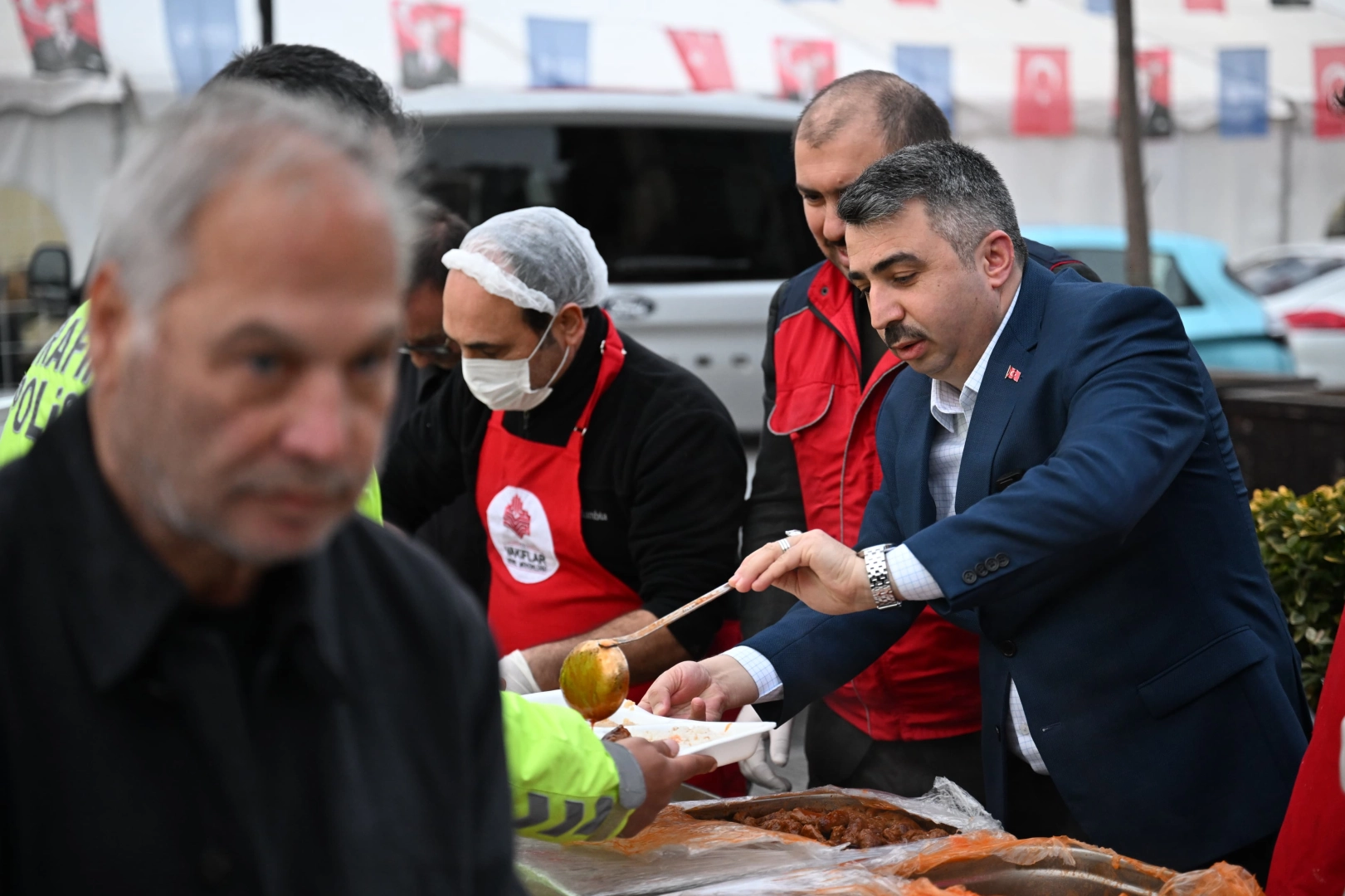 Bursa Yıldırım'da Ramazan bereketini paylaşmaya devam 