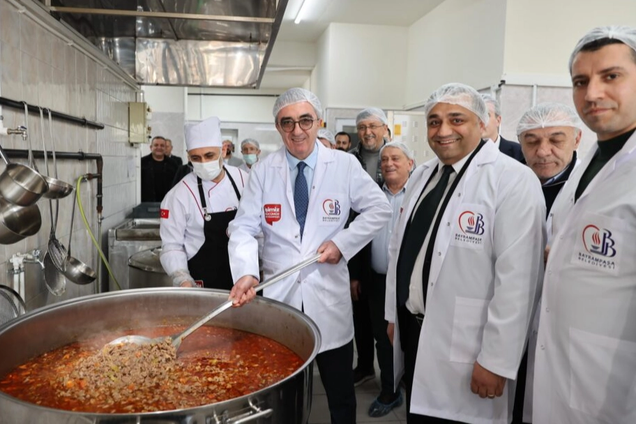 İstanbul Bayrampaşa’da Aşevi hizmeti başladı! 