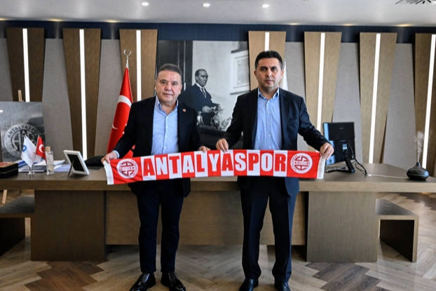 Başkan Böcek’e Antalyaspor’un yeni yönetiminden ziyaret 