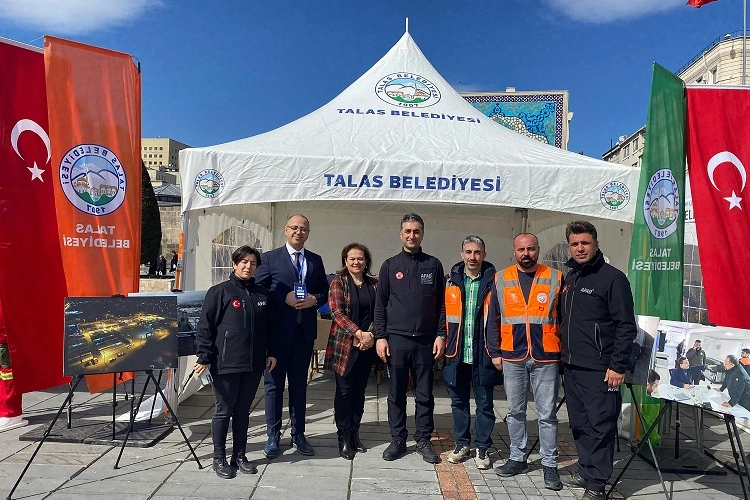 Kayseri Talas deprem stantı açtı 