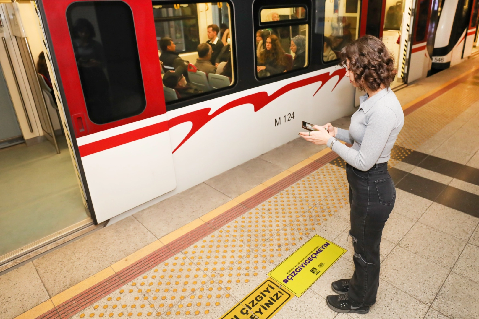 Narlıdere'den İzmir Metrosu'nda güçlü mesaj 