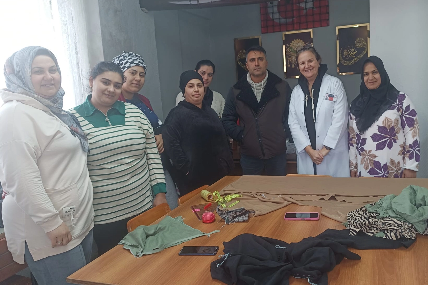 Kadınlara ve gençlere iş kapısı: Dikiş kursu açıldı! 
