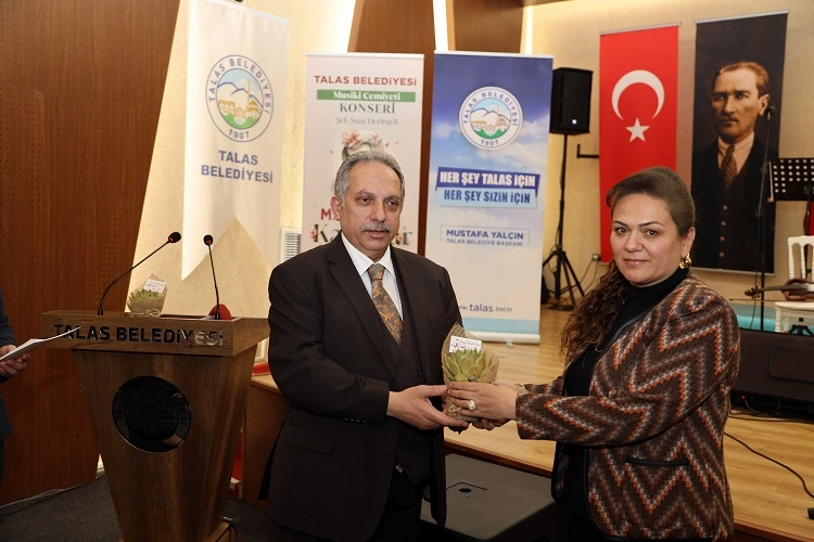 Kayseri Talas Belediyesi Musiki Cemiyeti'nden kadınlara özel konser 