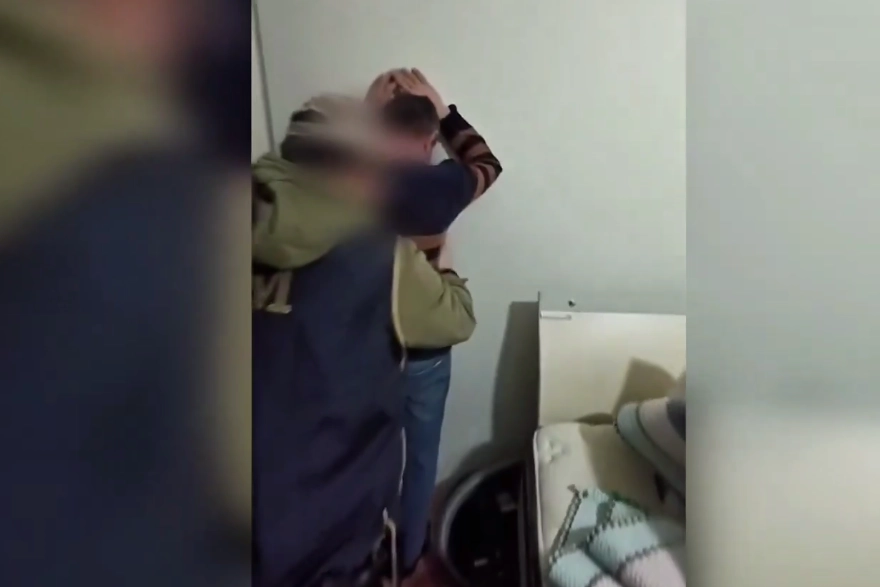 Siyasilerin kaset kumpasçısı FETÖ'cü yakalandı! 