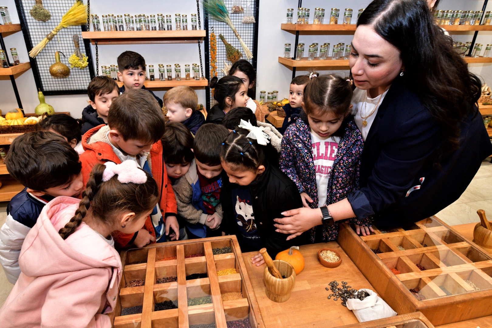 İzmir Bornova’da minik eller toprakla buluştu 