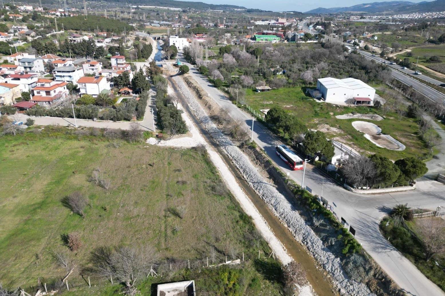 İzmir Yarımada’da dereler ıslah edildi 