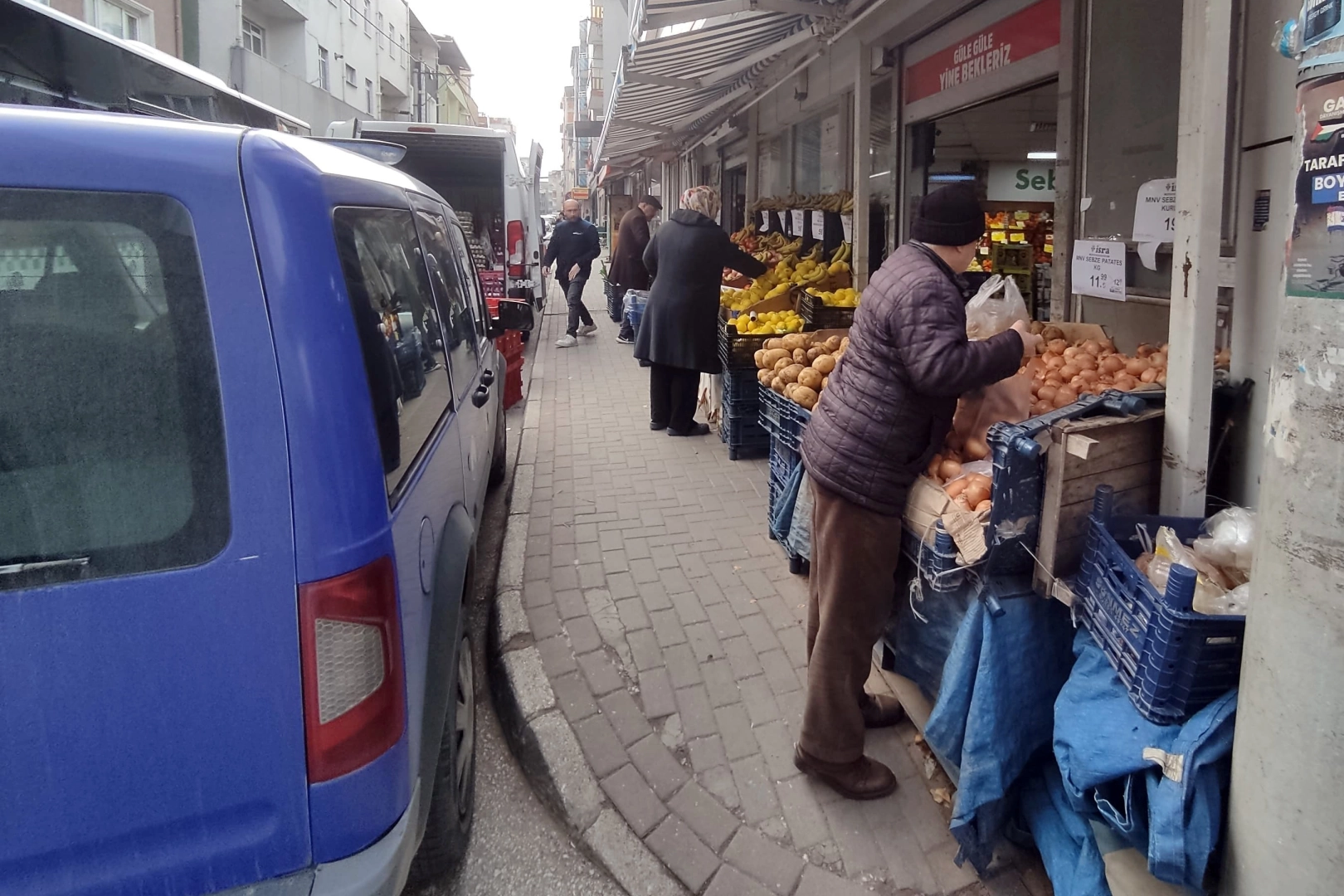 Bursa Osmangazi'de kaldırım işgaline zabıta denetimi 
