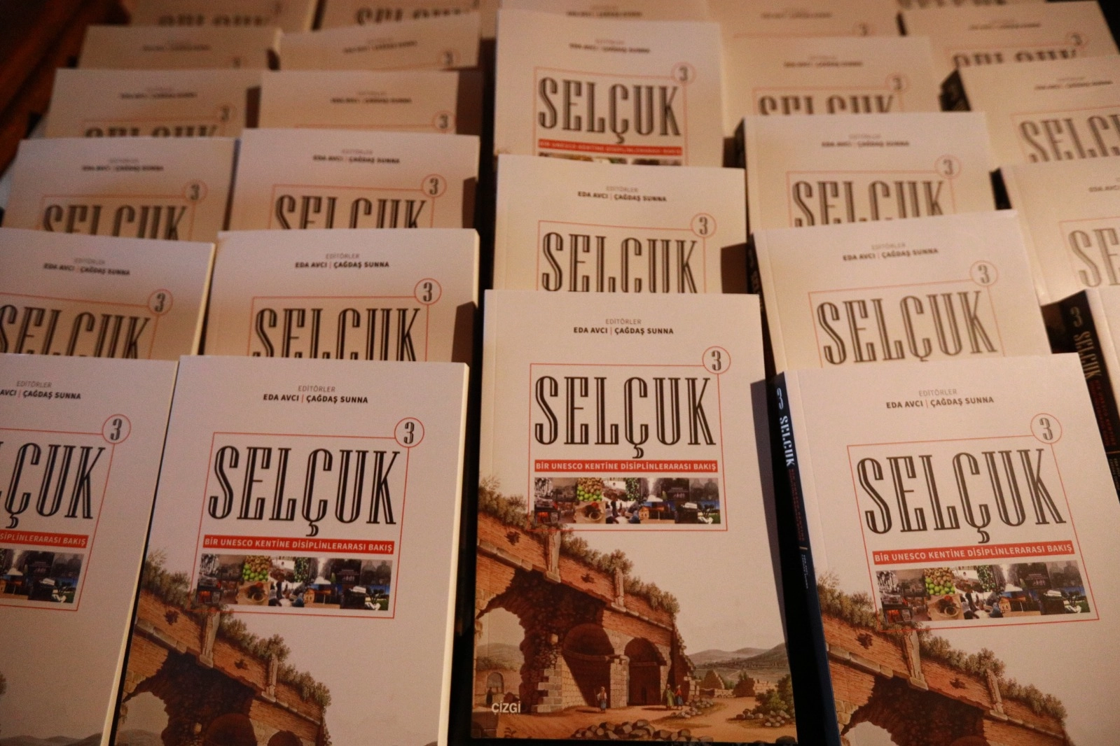 Arkeolojisi, lezzetleri, kadın girişimcileri ile Efes Selçuk bu kitapta! 