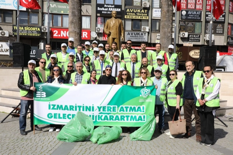 Balıkesir Edremit Belediyesi'nden 'izmarit toplama' kampanyası 
