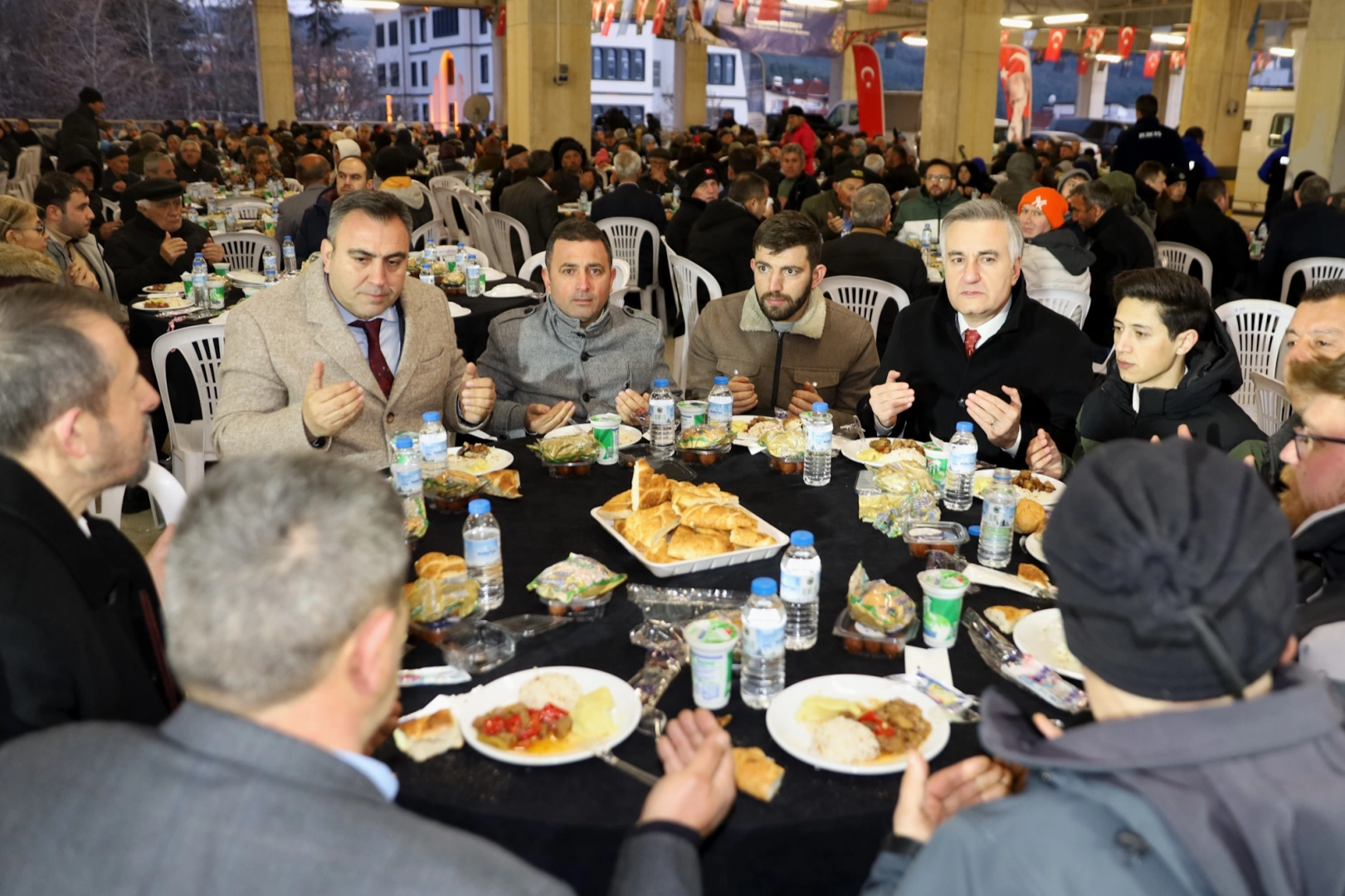 Bursa Büyükşehir, Orhaneli'yi iftar sofrasında buluşturdu 