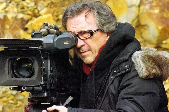 TV ve sinema dünyasının acı kaybı! Usta yönetmen Osman Sınav vefat etti 