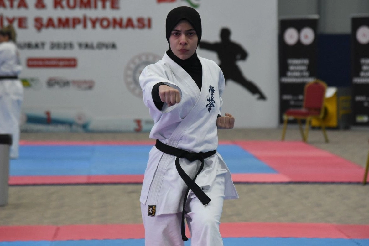 Ayşe Sude Yalova’dan altın madalyayla döndü 